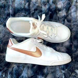 Nike Court Royale rose gold sneaker